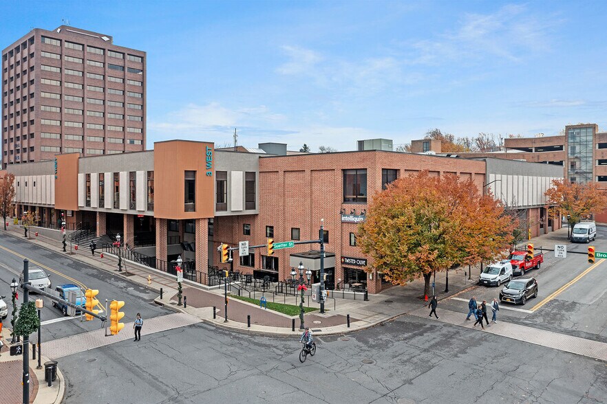 Primary Photo Of 3 W Broad St, Bethlehem Office Residential For Lease