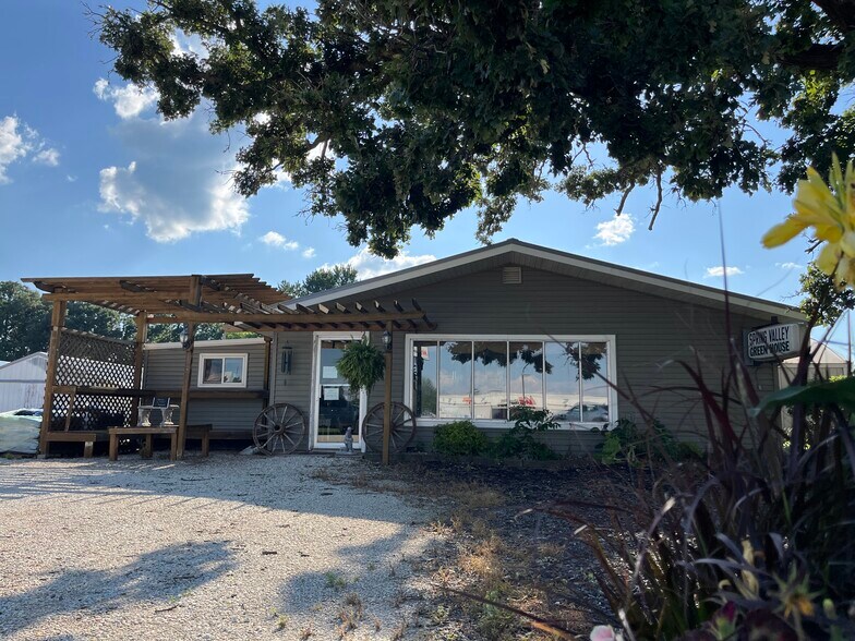 More Photos Of 720 N Broadway St, Spring Valley Garden Center For Sale