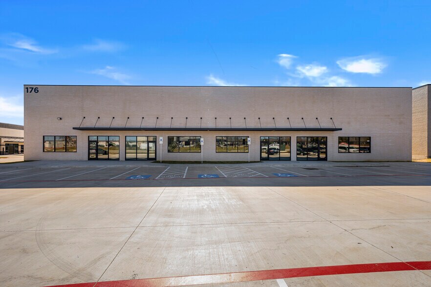 More Photos Of 176 Valley Ridge Blvd, Lewisville Light Manufacturing For Lease