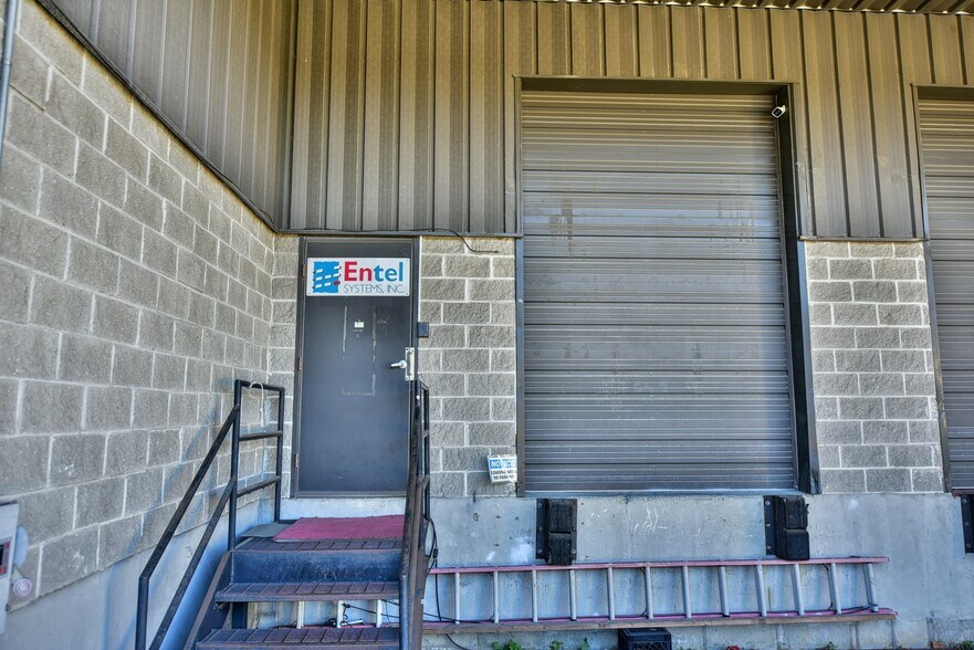 More Photos Of 230 West Parkway, Pompton Plains Flex For Sale