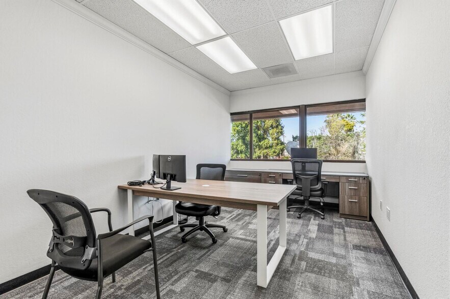 More Photos Of 2555 3rd St, Sacramento Office For Lease