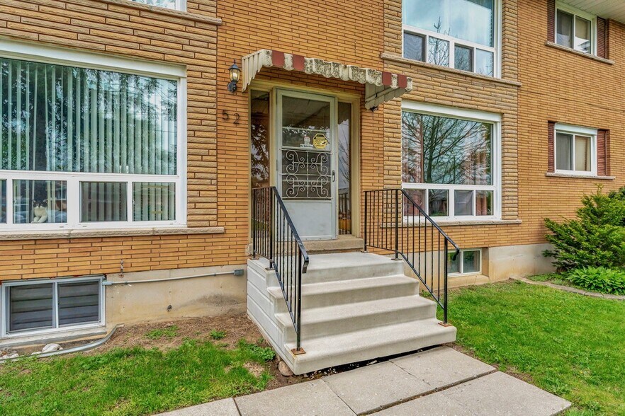 More Photos Of 52 Hampton St, Brantford Apartments For Sale