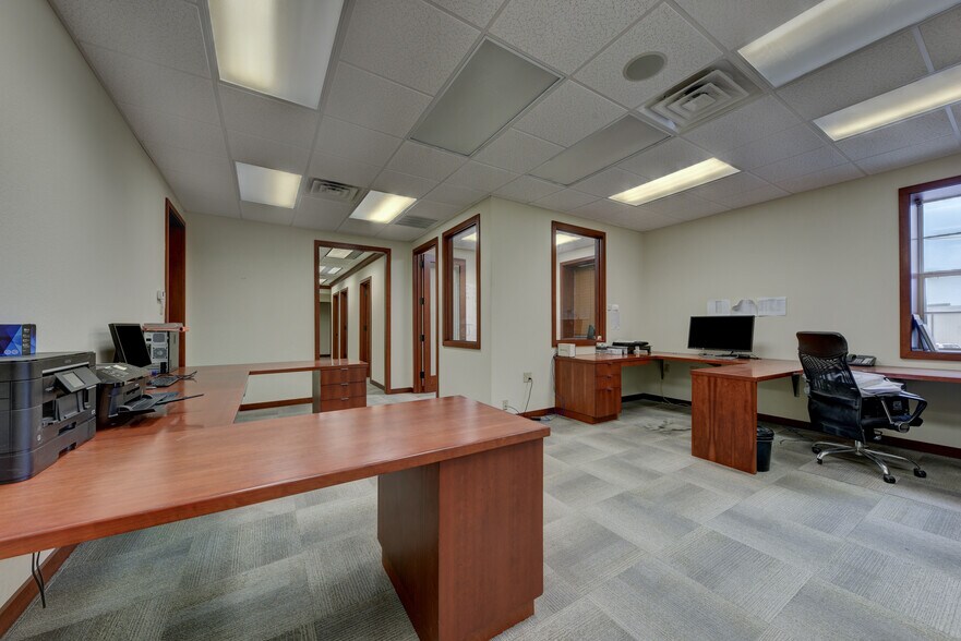 More Photos Of 5107 Monaco Cir, San Antonio Office For Sale