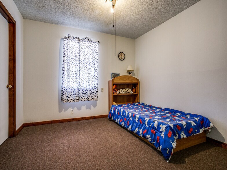 More Photos Of 226 E Fest St, San Antonio Restaurant For Sale