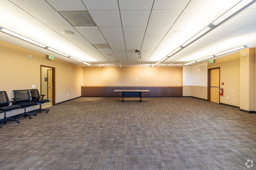 More Photos Of 4000 Quebec St, Denver General Retail For Sale
