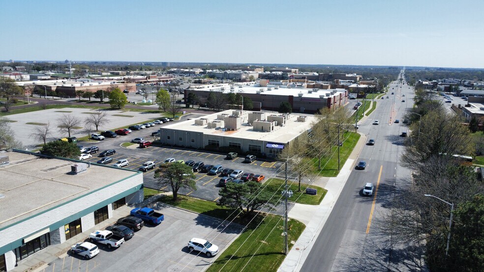 More Photos Of 9221 Quivira Rd, Overland Park Medical For Sale