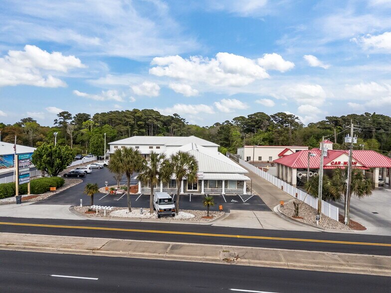 More Photos Of 1204 N Lake Park Blvd, Carolina Beach Light Distribution For Sale