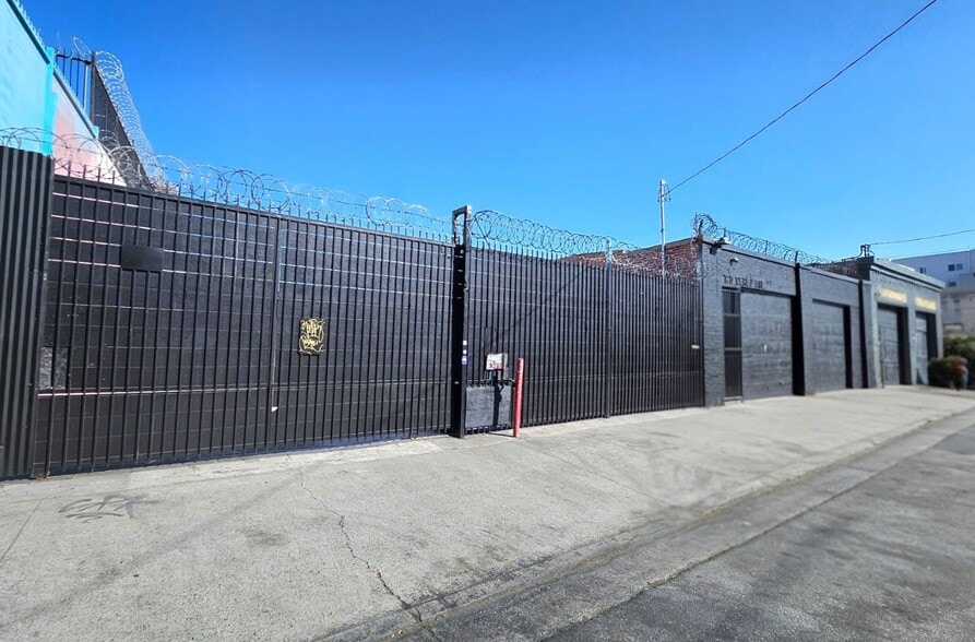 More Photos Of 720 Ceres Ave, Los Angeles Warehouse For Lease