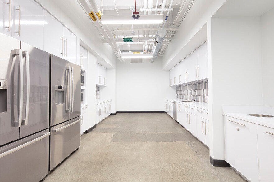 More Photos Of 1900 Alameda De Las Pulgas, San Mateo Research And Development For Lease