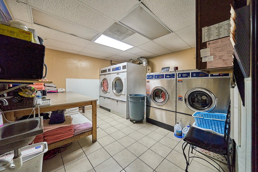 More Photos Of 10211 Balboa Blvd, Northridge Health Club For Sale