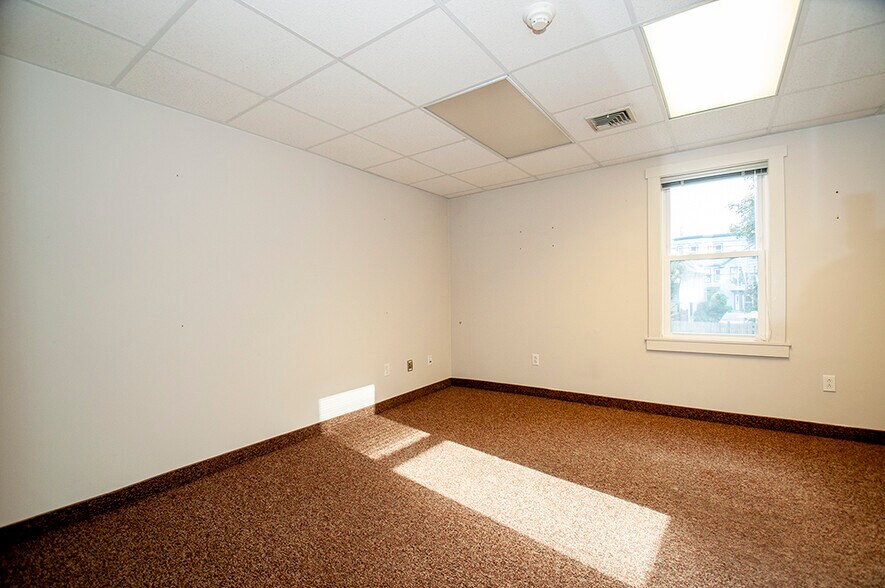 More Photos Of 4 Davis Ct, Brookline Loft Creative Space For Lease