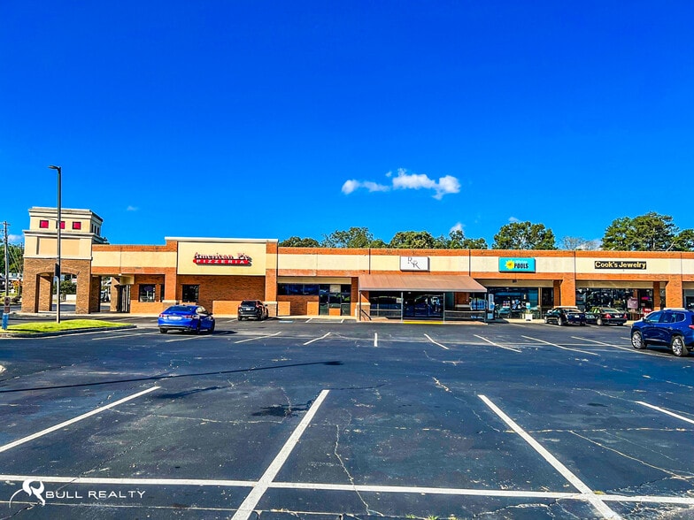 More Photos Of 923-995 Maple St, Carrollton General Retail For Lease