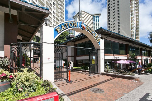 More Photos Of 438-444 Hobron Ln, Honolulu Office For Sale