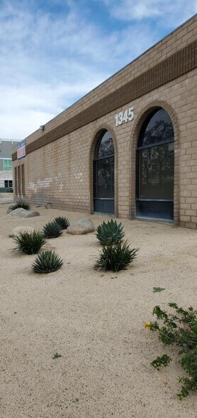More Photos Of 1345 N Fitzgerald Ave, Rialto Warehouse For Lease