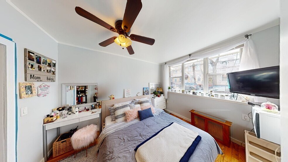 More Photos Of 46 Sutton St, Brooklyn Apartments For Sale