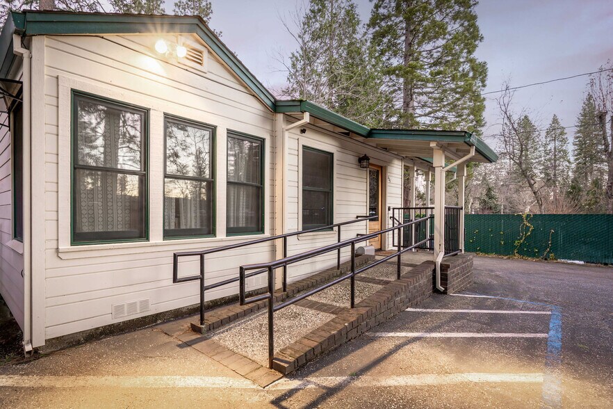 More Photos Of 825 Zion St, Nevada City Office For Sale