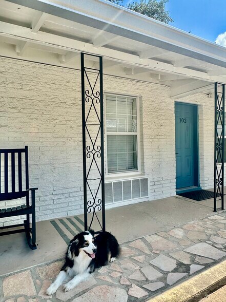 More Photos Of 902 Main St, Blanco Office Residential For Sale
