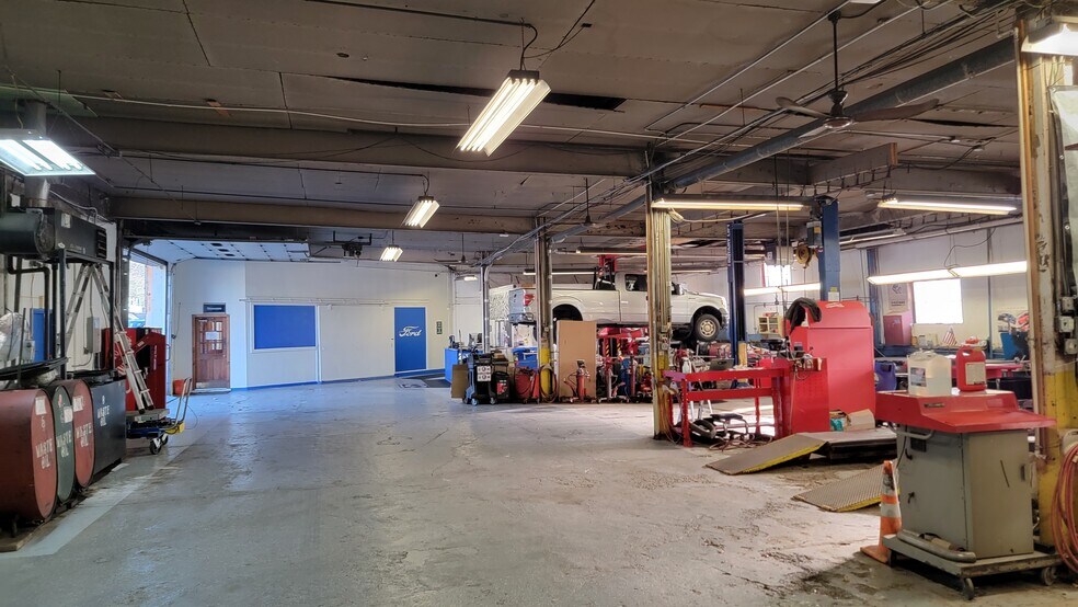 More Photos Of 255-257 E Main St, Port Jervis Auto Dealership For Lease