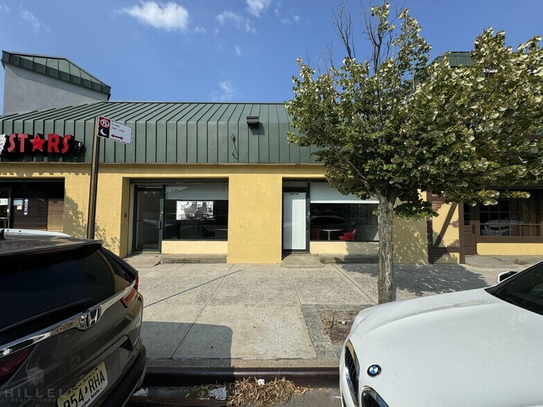 More Photos Of 12921 Merrick Blvd, Jamaica General Retail For Lease