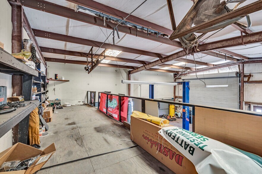 More Photos Of 3601 Hospital St, Pascagoula Auto Repair For Sale