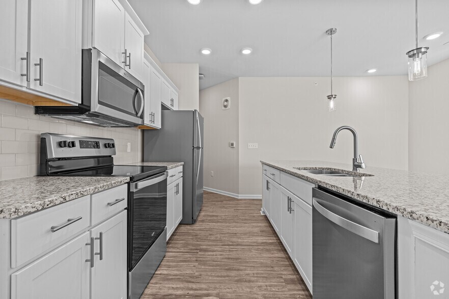 More Photos Of 3061 Godwin Blvd, Suffolk Multifamily For Sale