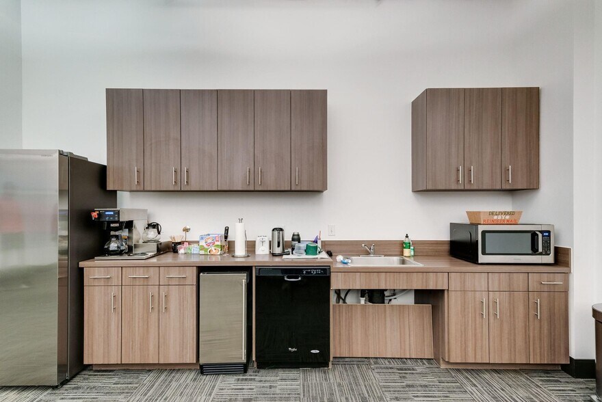 More Photos Of 3100 W 7th St, Fort Worth Office Residential For Lease