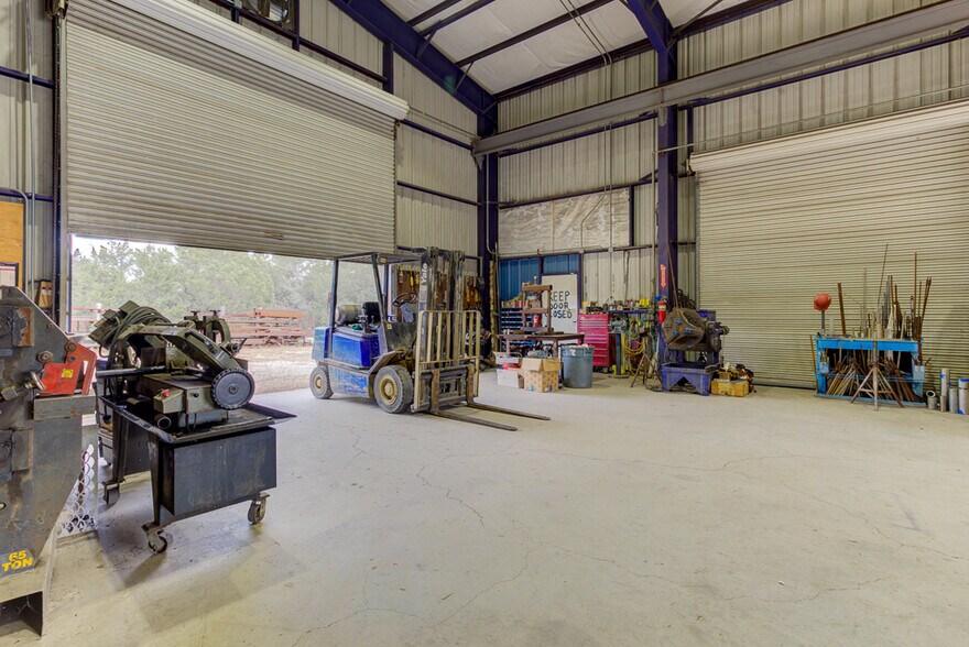 More Photos Of 9425 Schoenthal Rd, New Braunfels Warehouse For Sale
