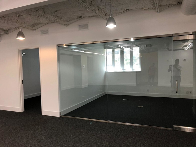 More Photos Of 4565 Ponce de Leon Blvd, Coral Gables Office For Lease