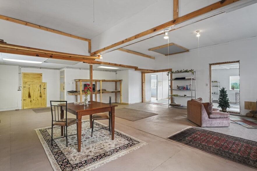 More Photos Of 111 Nott Ter, Schenectady Auto Repair For Sale