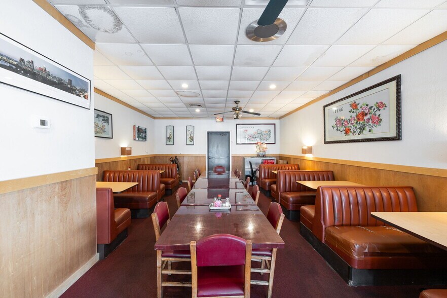 More Photos Of 525 Oates Rd, Garland Freestanding For Sale