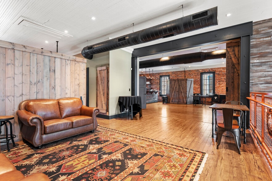 More Photos Of 219-221 N Parler Ave, Saint George Restaurant For Sale