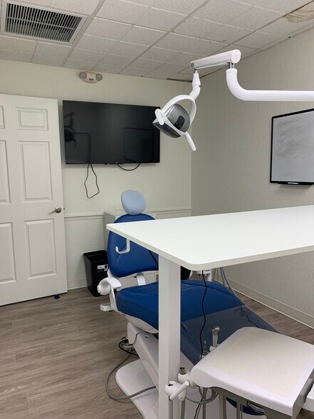 More Photos Of 35801-36091 US Hwy 19 N, Palm Harbor Freestanding For Lease