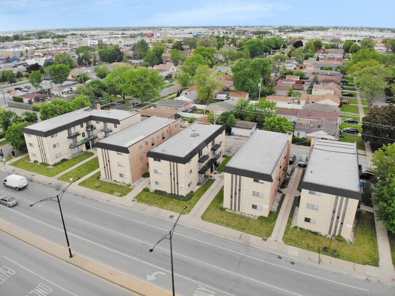 Primary Photo Of 4634-4658 W 79th St, Chicago Apartments For Sale