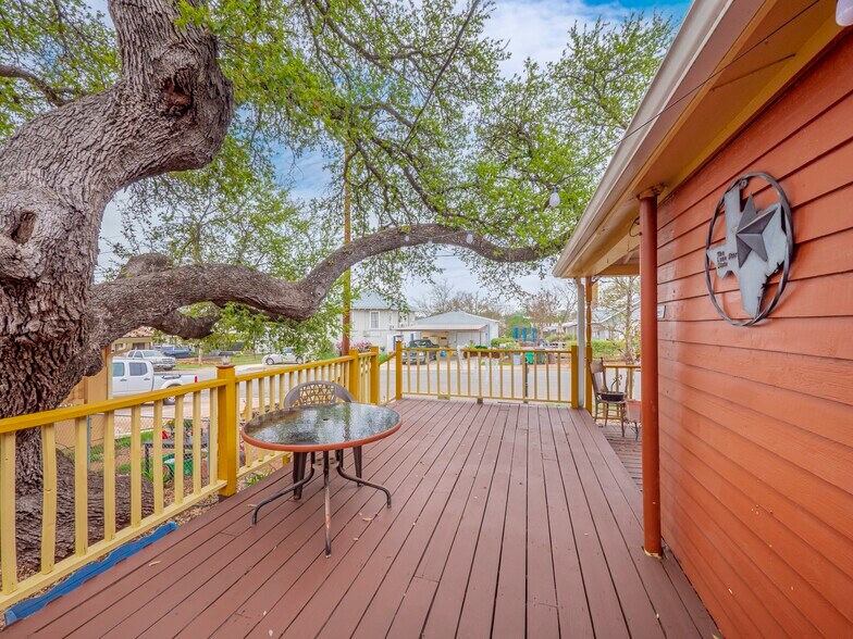 More Photos Of 1307 Wright St, Llano Freestanding For Sale