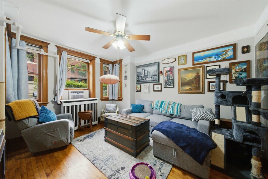 More Photos Of 905 W Fletcher St, Chicago Apartments For Sale
