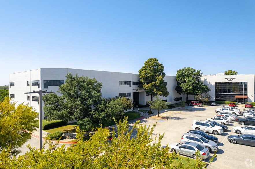 More Photos Of 4323-4343 N Josey Ln, Carrollton Hospital For Lease