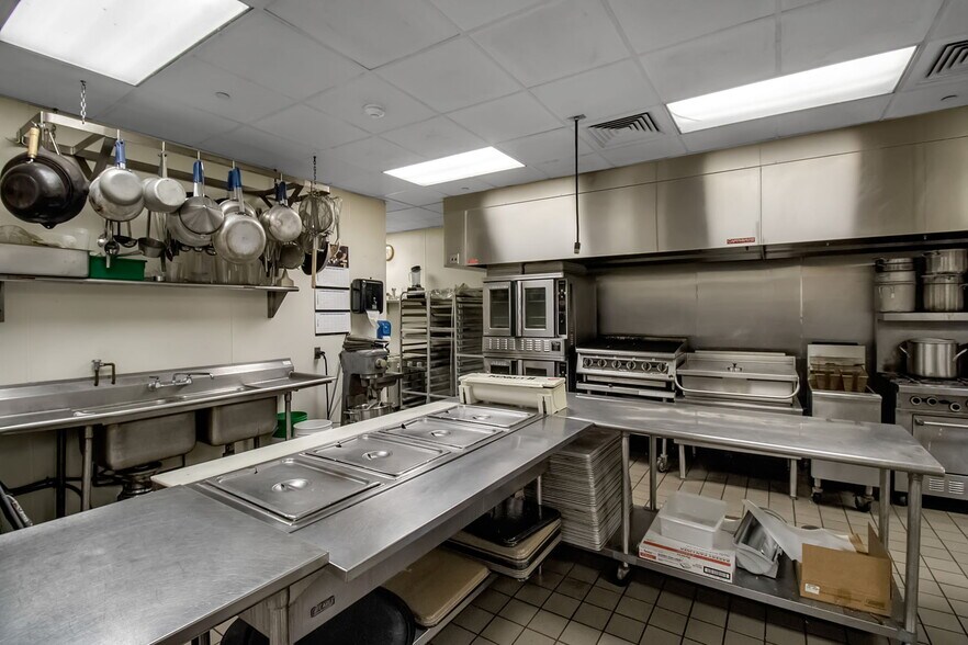 More Photos Of 672 Wehrle Dr, Buffalo Restaurant For Sale