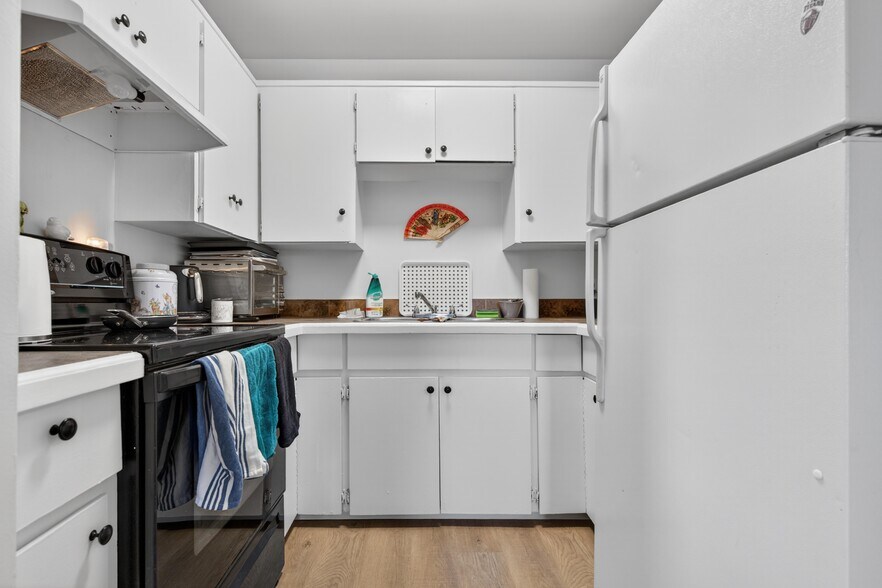 More Photos Of 5015 48 St, Legal Apartments For Sale