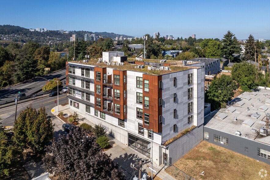 More Photos Of 4780 SE Milwaukie Ave, Portland Apartments For Sale