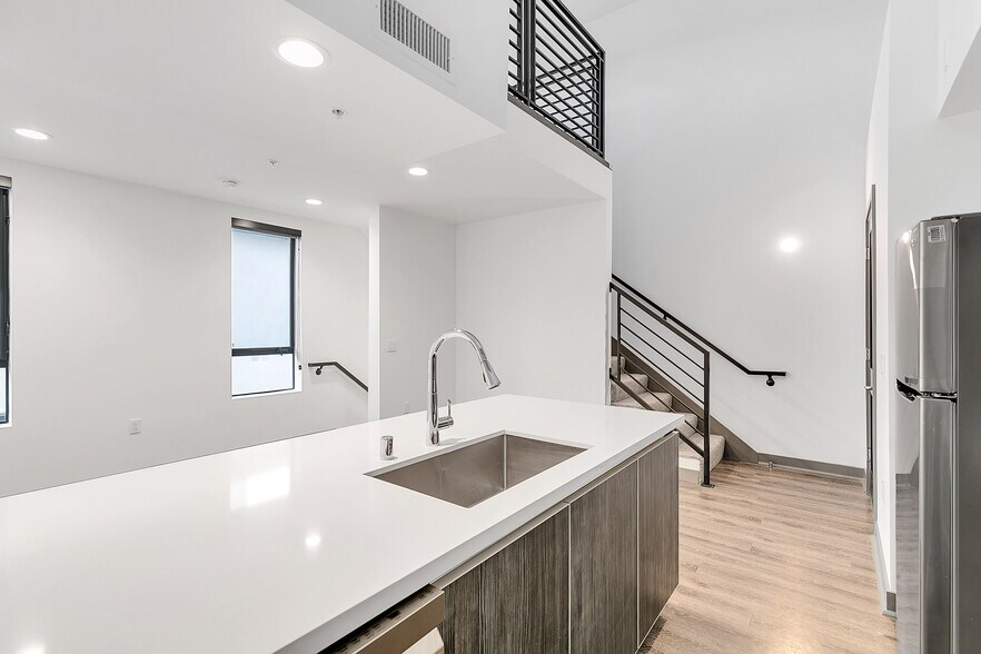 More Photos Of 1223 N Edgemont St, Los Angeles Apartments For Sale