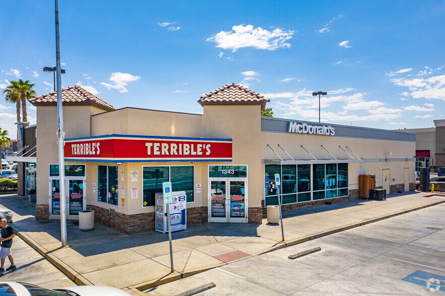 More Photos Of 9890 S Maryland Pky, Las Vegas Unknown For Lease