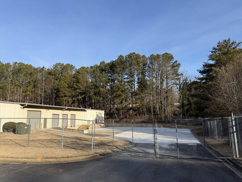 More Photos Of 9335 Industrial Trace, Alpharetta Warehouse For Lease