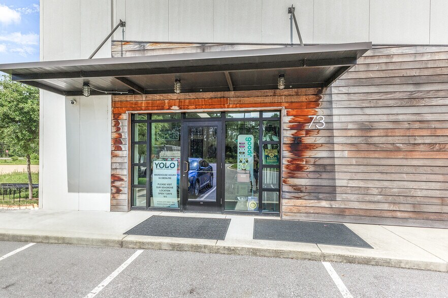More Photos Of 73 Veterans Rd, Santa Rosa Beach Flex For Lease