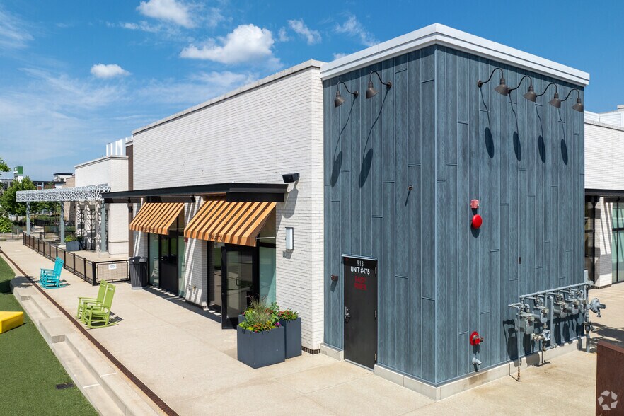 More Photos Of 899-913 N Milwaukee Ave, Vernon Hills Restaurant For Lease