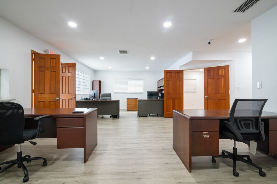 More Photos Of 412 SE 23rd St, Fort Lauderdale Medical For Sale