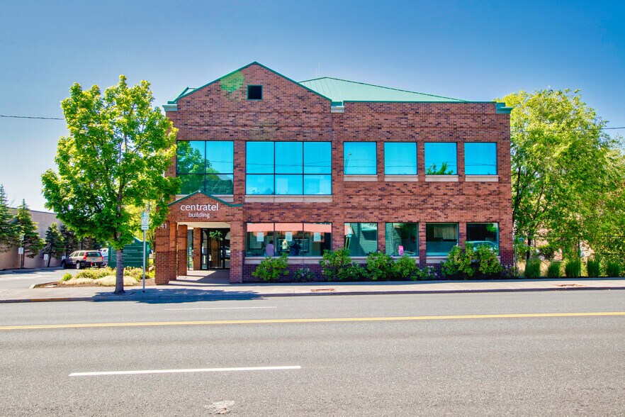 More Photos Of 141 NW Greenwood Ave, Bend Loft Creative Space For Lease