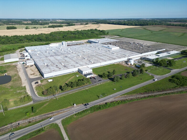 More Photos Of 4747 N Western Ave, Connersville Manufacturing For Lease