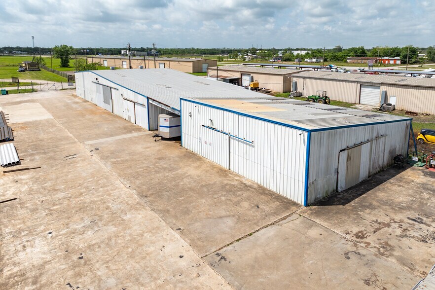 More Photos Of 219 Legion Rd, Angleton Warehouse For Sale