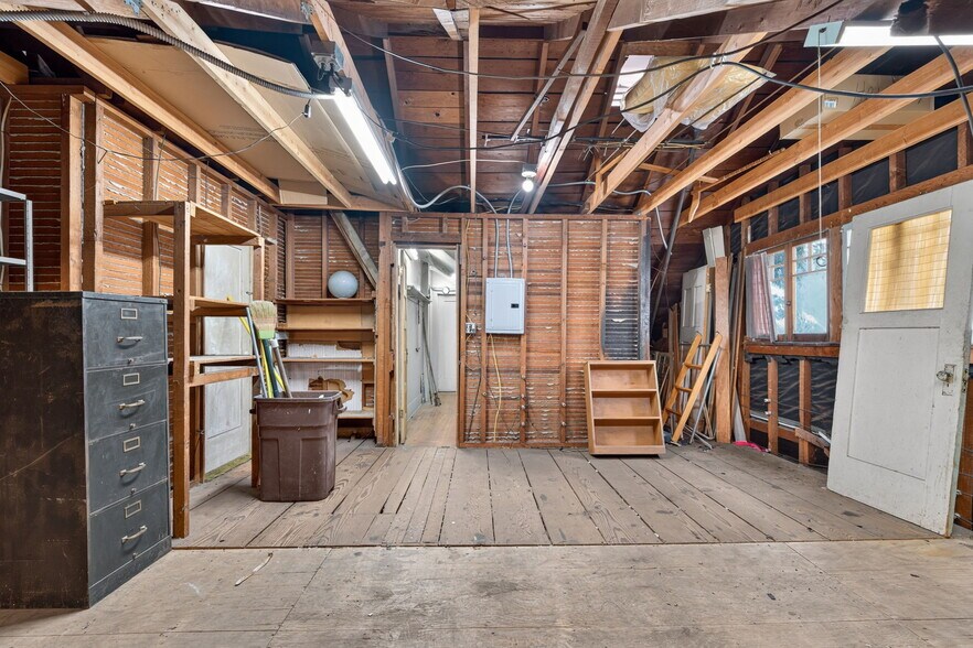 More Photos Of 119 S Adams St, Glendale Multifamily For Sale
