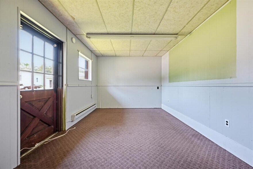 More Photos Of 90 N Franklin St, Pen Argyl Office Residential For Sale